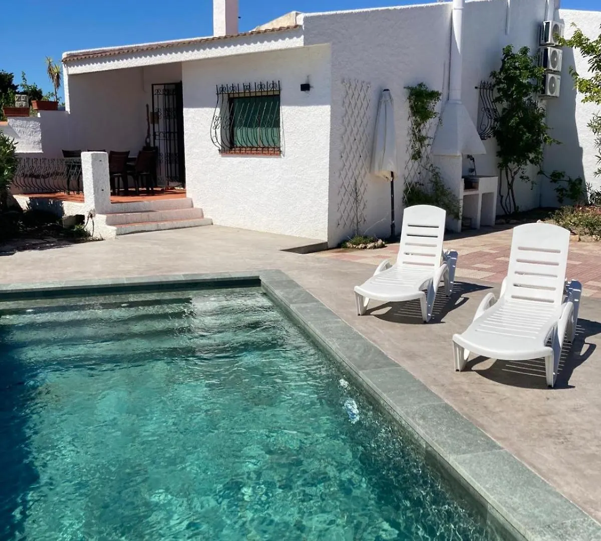Villa Paula Riumar España